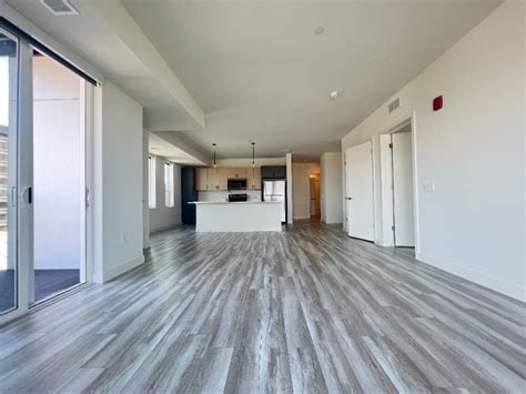 1425 ellinwood des plaines il|Modern Pet Friendly Apartments in Des Plaines, IL 